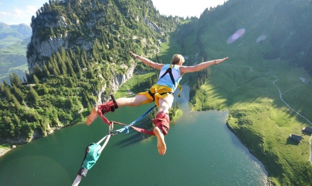 官方入口：斯图加特主场3-2惊天逆转法兰克福，纳尔泰与昂达夫联袂建功锁定胜局