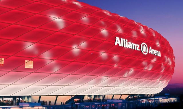 电子试玩-杨毅痛批老鹰管理层，特雷·杨交易处理堪称史上最廉价，决策犹豫不决拖累球队未来