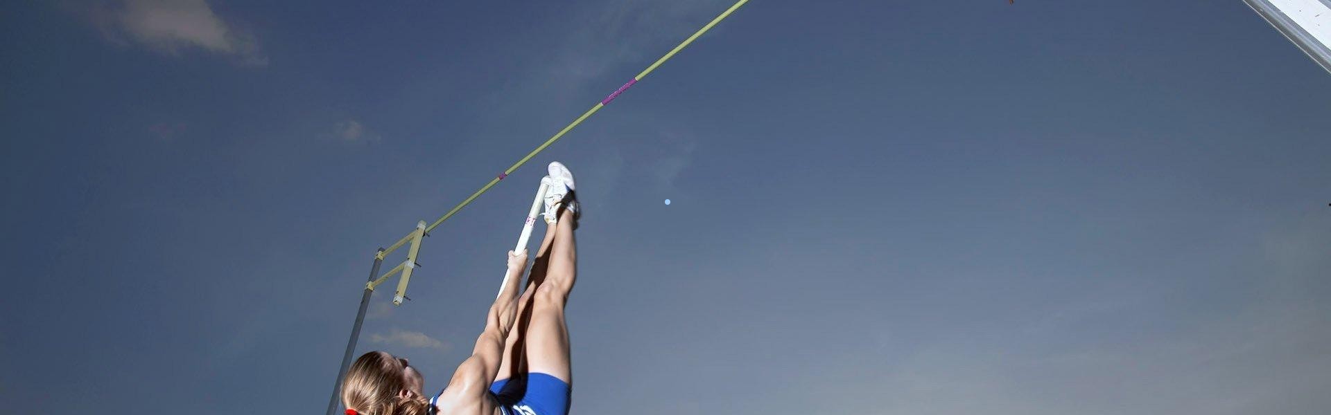 【官方入口】冰雪经济滚烫崛起，撬动万亿市场的体育产业新浪潮