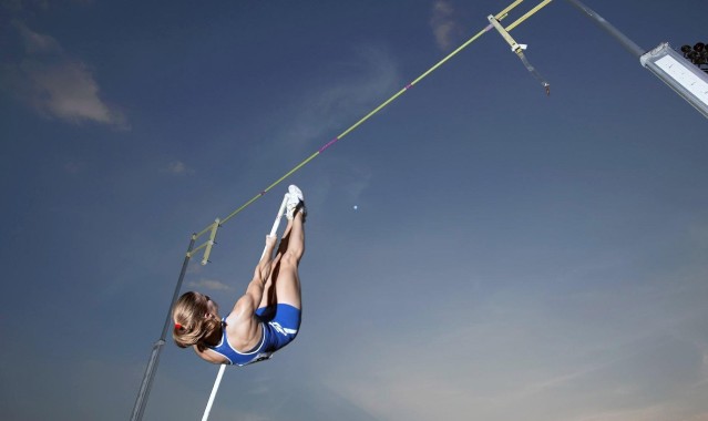 【官方入口】冰雪经济滚烫崛起，撬动万亿市场的体育产业新浪潮