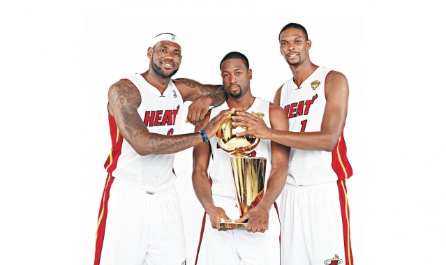 【电子试玩】火箭中锋申京赛季初全能表现耀眼，场均5篮板5助攻比肩掘金巨星约基奇