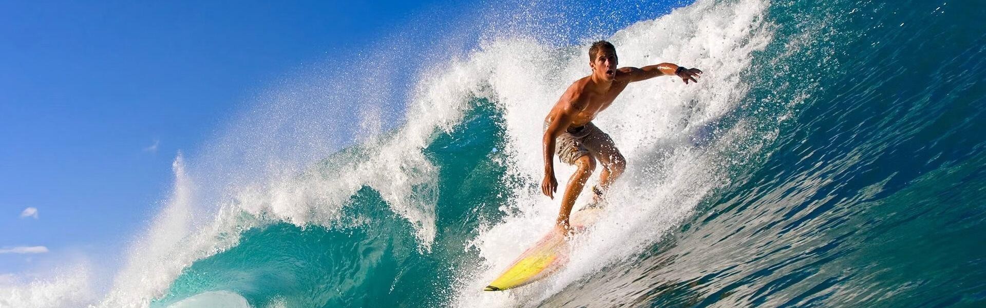 【pg simulate】84岁弗格森爵士罕见震怒！曼联44年首次双杯一轮游，赛季崩盘成定局