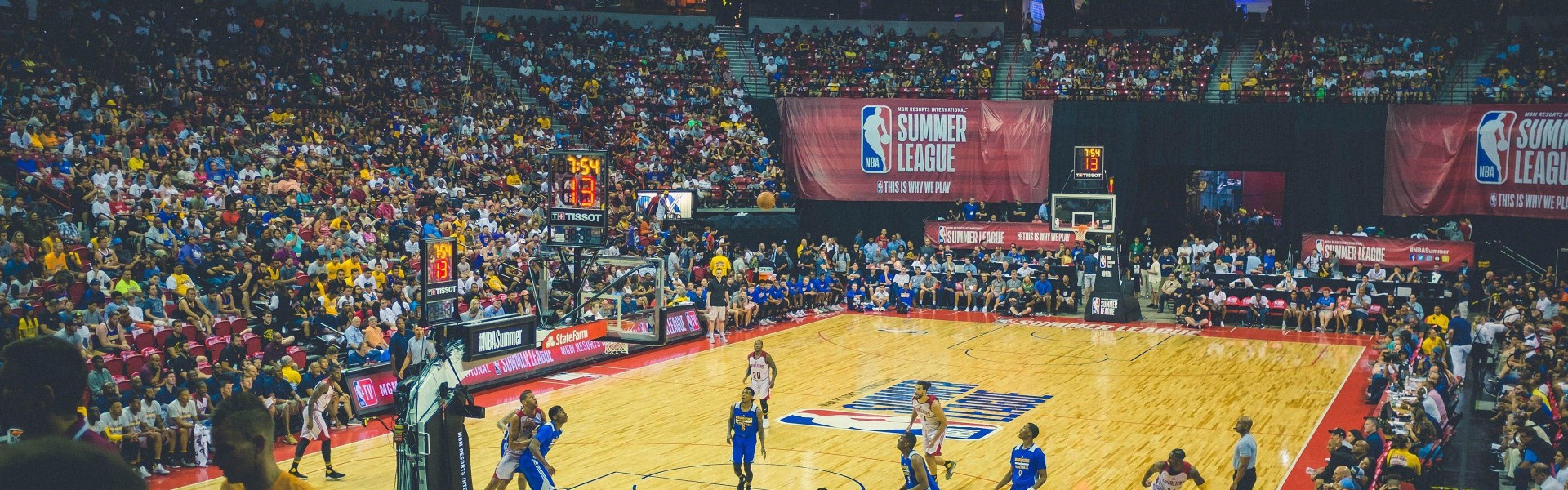 【官方入口】周五意甲焦点战，国际米兰客场对阵比萨，伤病阴云笼罩下的胜负悬念