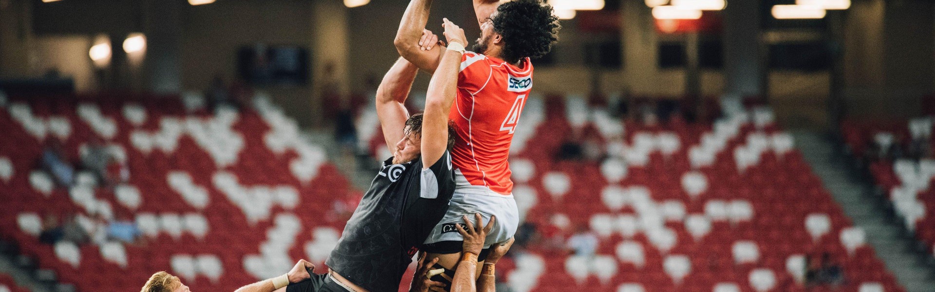 电子试玩：木塔力甫爆射酿赛场意外 泰国球员要害受创痛苦倒地