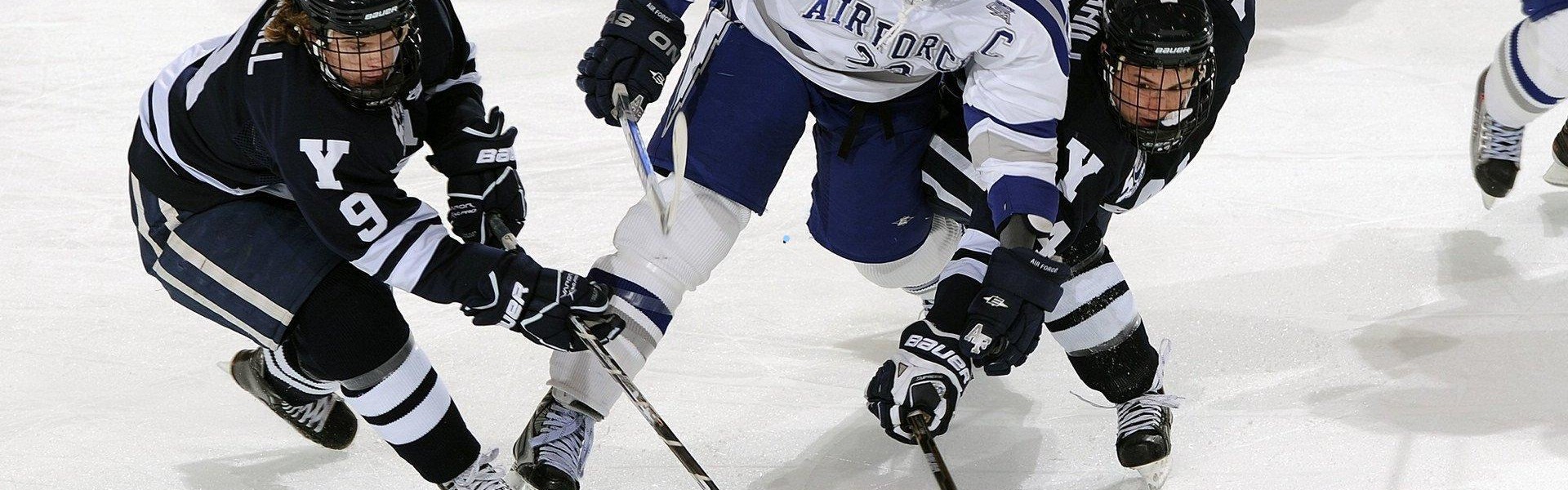 pg模拟器-祖巴茨内线称霸！快船晒海报彰显对阵湖人进攻篮板统治力