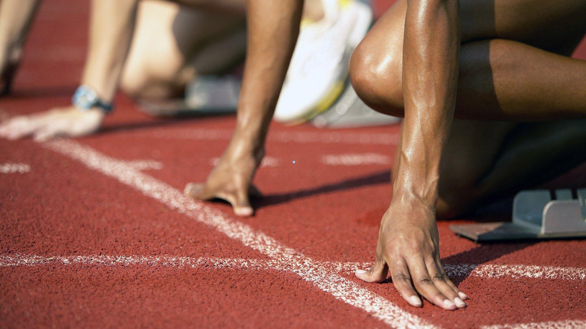 猛龙新秀迪克爆发斩获两双，官媒海报庆贺篮板生涯新高