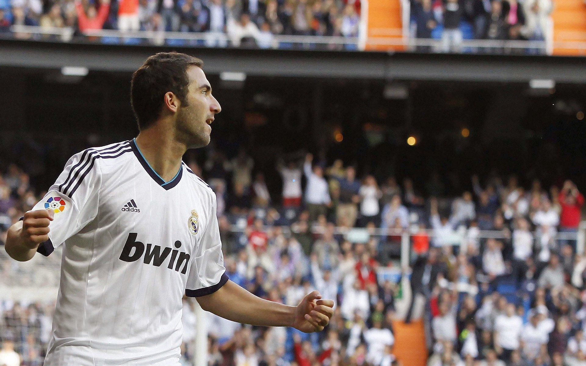 从曼联风云到总监之路,滕哈赫与C罗决裂后的职业转折